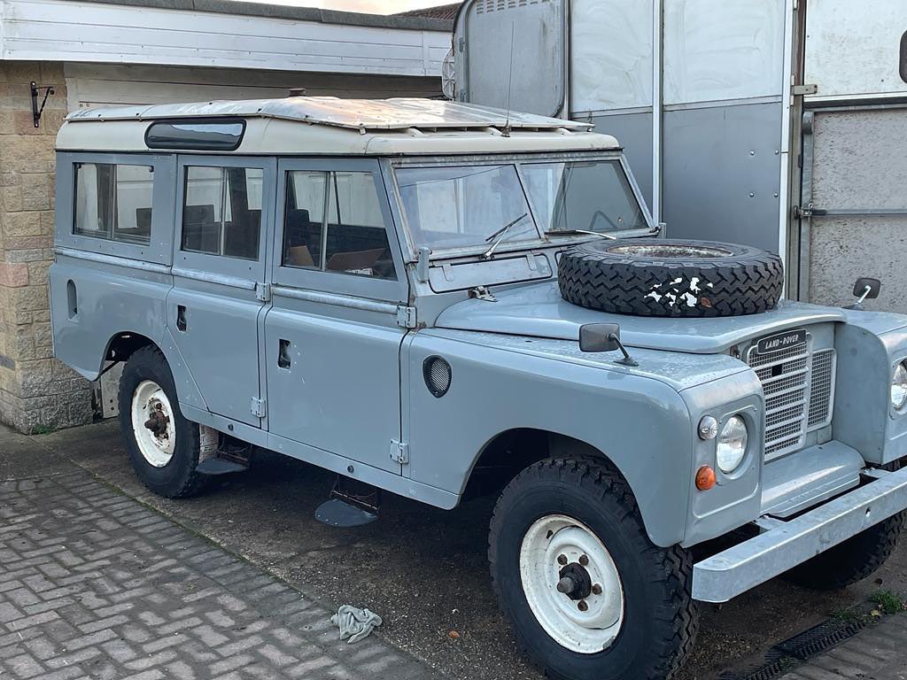 1976 Land Rover Series 109 LHD